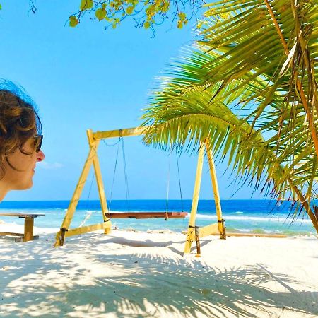 Готель Ocean Beach Maldive Maldives Екстер'єр фото