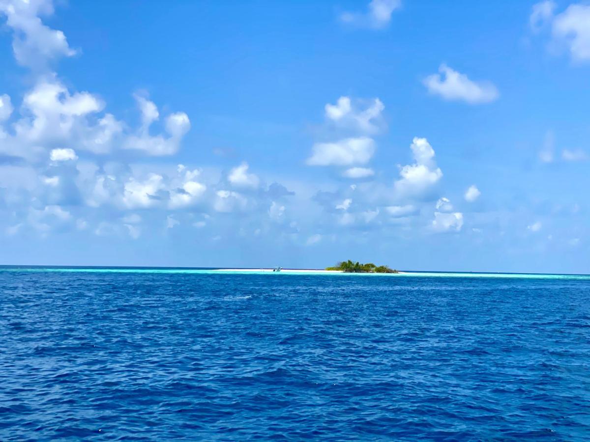 Готель Ocean Beach Maldive Maldives Екстер'єр фото