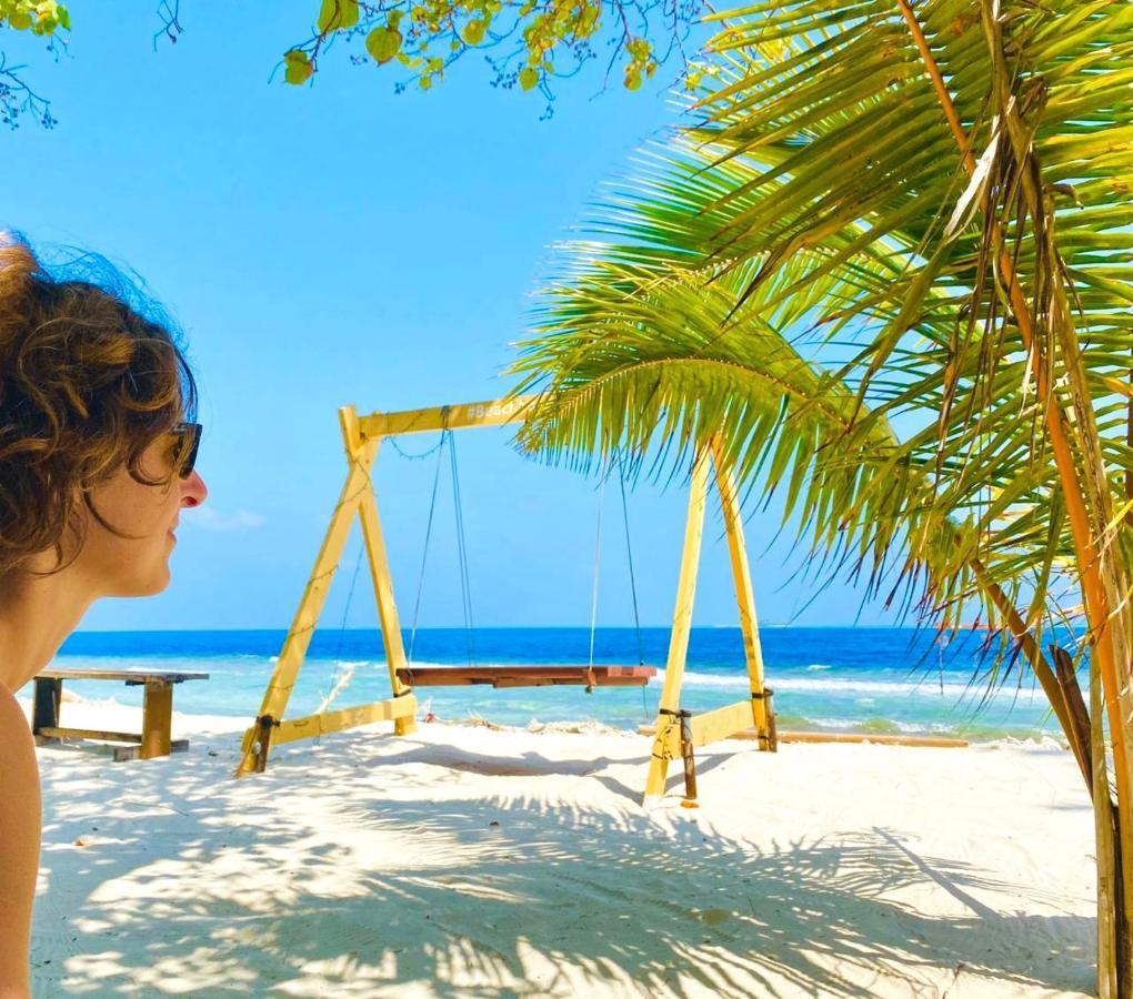 Готель Ocean Beach Maldive Maldives Екстер'єр фото
