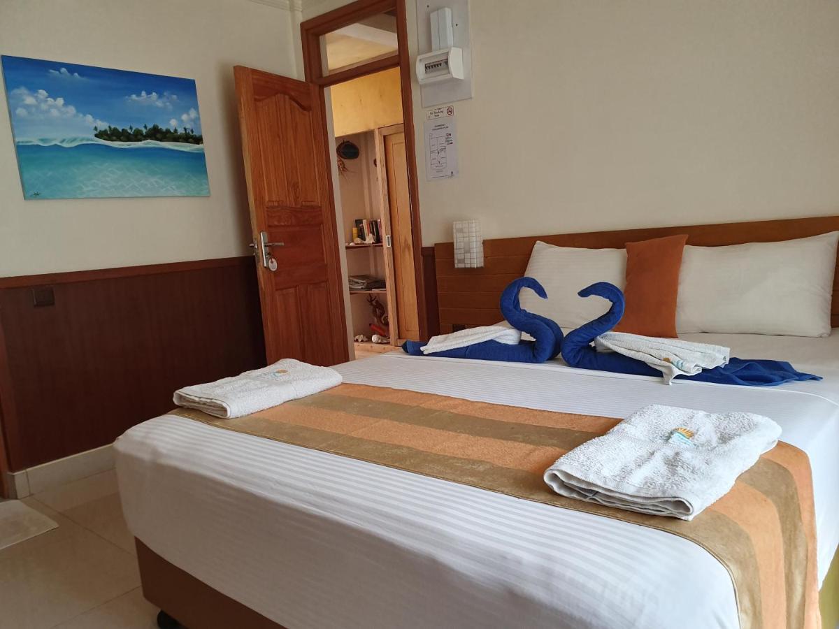 Готель Ocean Beach Maldive Maldives Екстер'єр фото